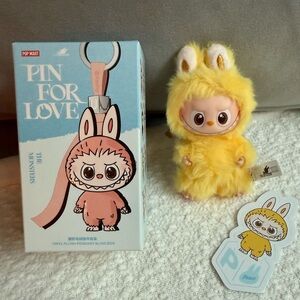 NEW IN BOX 💛 P 💛 mini Pin for Love Labubu yellow bag charm Pop Mart initial P